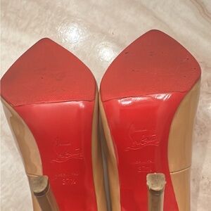 Authentic Christian Louboutin heels nude!